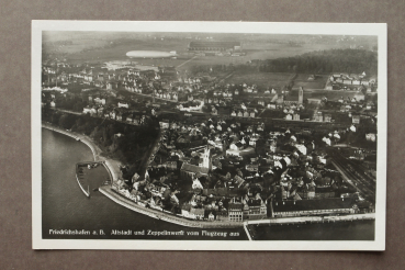 Ansichtskarte AK Friedrichshafen 1905-1930 Luftbild, Zeppelin, Vogelperspektive, Stadtaufsicht